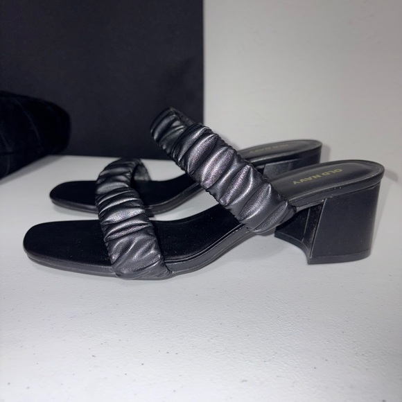 NWOT Old Navy Faux-Leather Strappy Block-Heel Mule Sandals Size: 9 - Picture 3 of 10